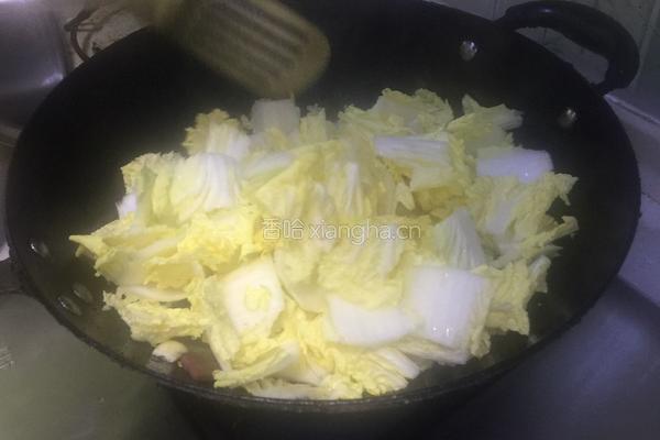 娃娃菜腐竹烧丸子的做法图解6