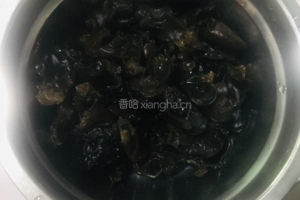 淮山炒木耳的做法图解2