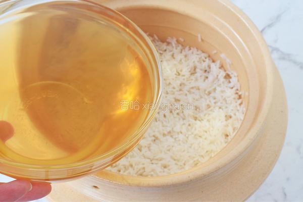 腊肠煲仔饭的做法图解6