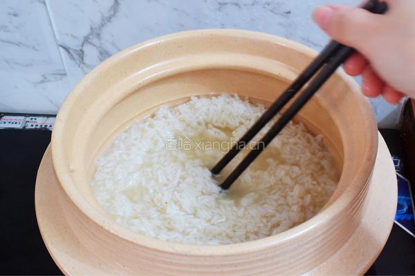 腊肠煲仔饭的做法图解8