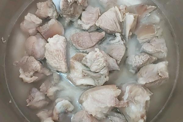 猪蹄黄豆山药汤的做法图解4