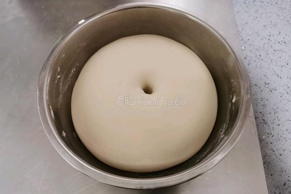 培根虾仁芝士披萨的做法图解1