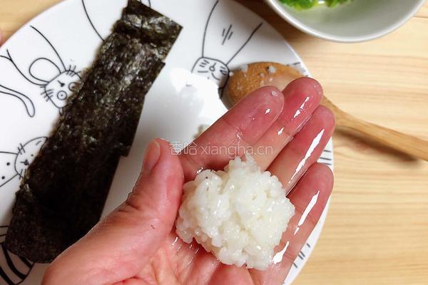 裙带菜寿司（养颜清肠）的做法图解5