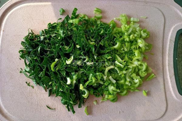 虾皮油菜鸡蛋饼的做法图解2