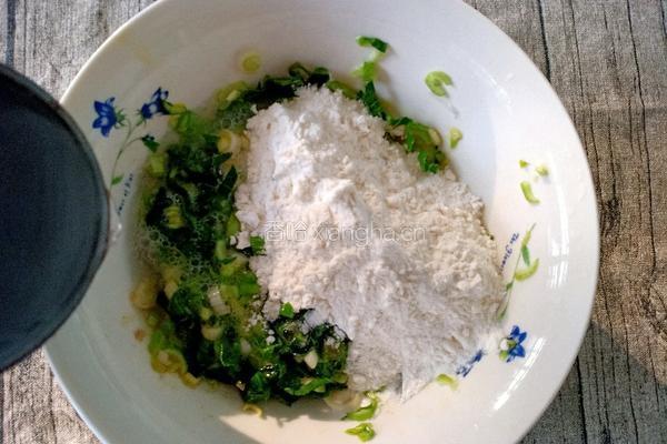 虾皮油菜鸡蛋饼的做法图解6