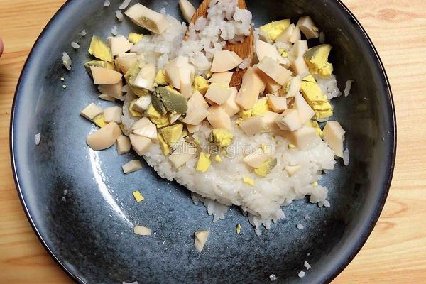 日式海苔金枪鱼饭团的做法图解4