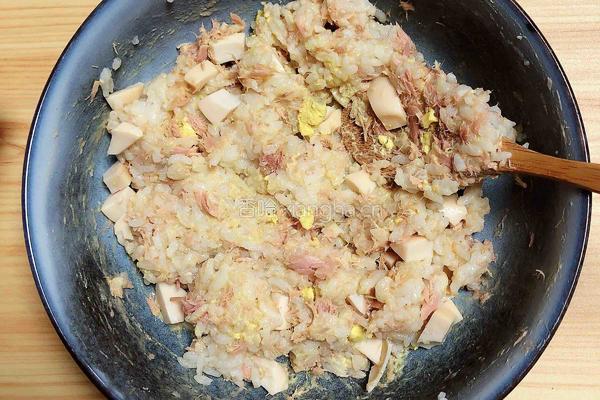 日式海苔金枪鱼饭团的做法图解6