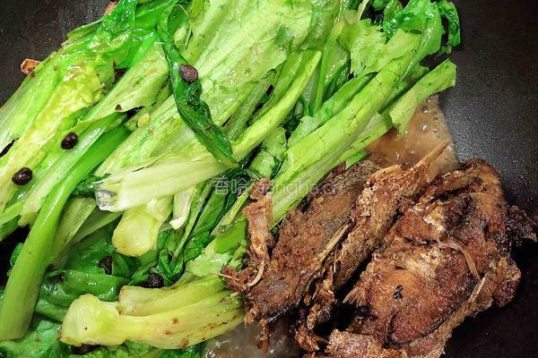 豆豉酥鱼油麦菜的做法图解6