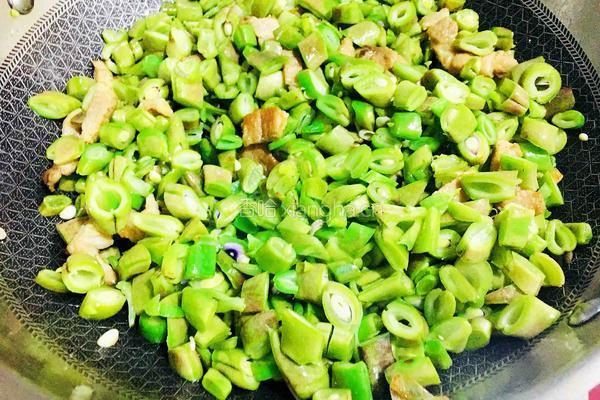 豆角焖面的做法图解4