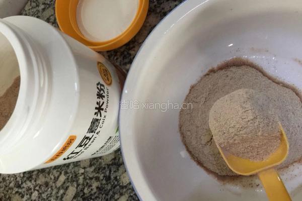 红豆薏米粉发糕的做法图解1
