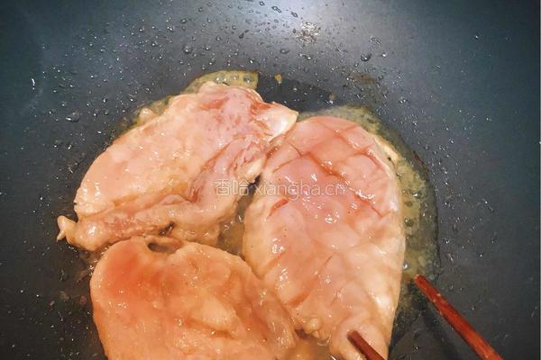 香煎鸡胸肉的做法图解3