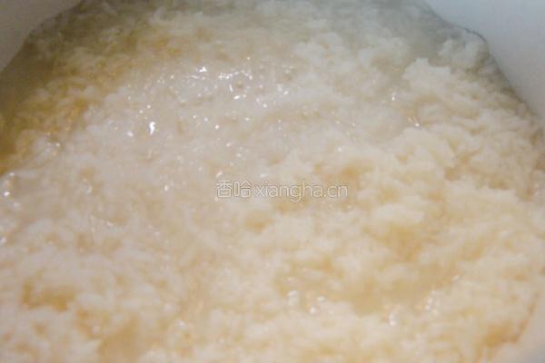 宝宝辅食：番茄鳕鱼粥「小鹿优鲜」的做法图解1