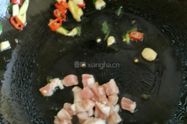 超简单清爽可口好吃的花菜炒肉的做法图解4