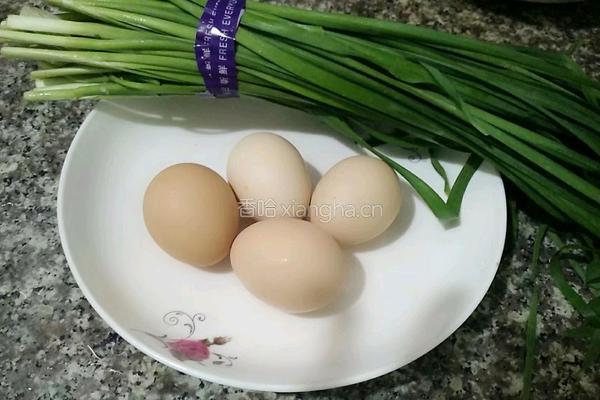 韭菜鸡蛋煎饼的做法图解1