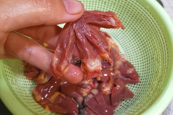 鸡心炒莴笋的做法图解2