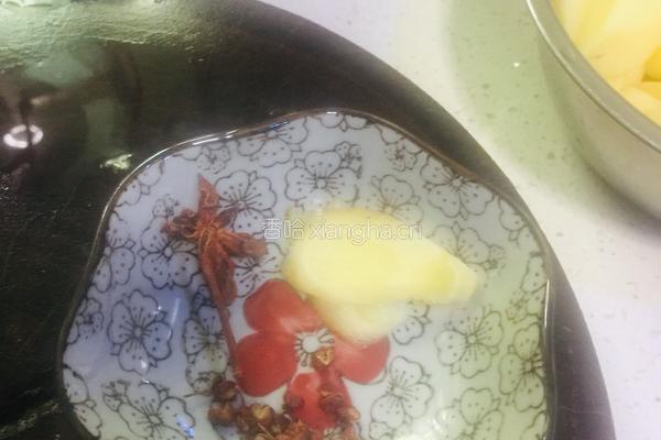 土豆烧牛腩的做法图解3