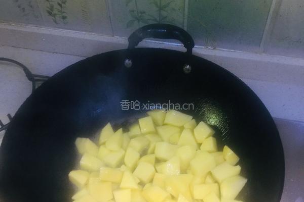土豆烧牛腩的做法图解5