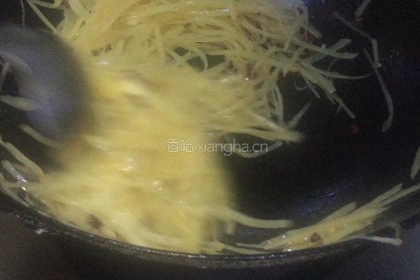 炝炒酸辣土豆丝的做法图解4