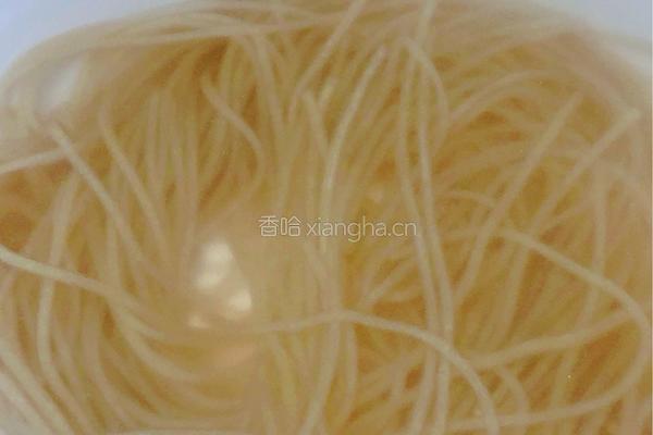 菠菜粉条的做法图解1
