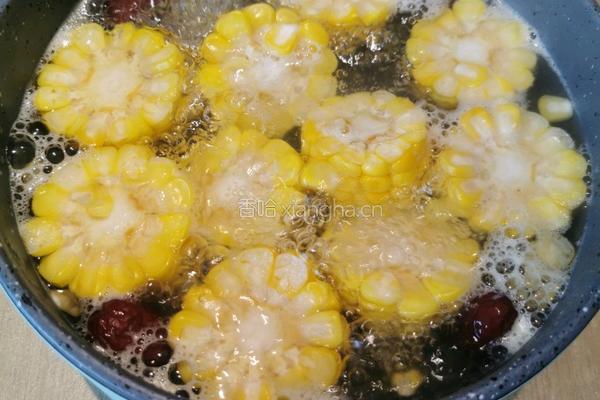 姜枣玉米菌汤的做法图解4