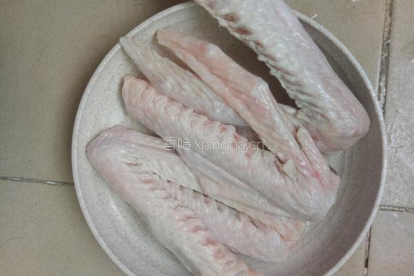 鹅翅海带黄豆汤的做法图解1