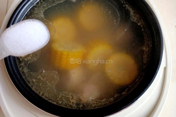 莲藕玉米排骨汤的做法图解13