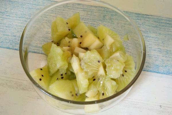 苹果醋猕猴桃饮的做法图解2