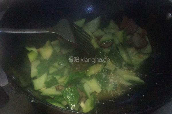 黄瓜炒腊肉的做法图解5