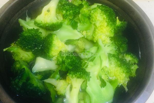 鲍汁杏鲍菇扣西兰花的做法图解4
