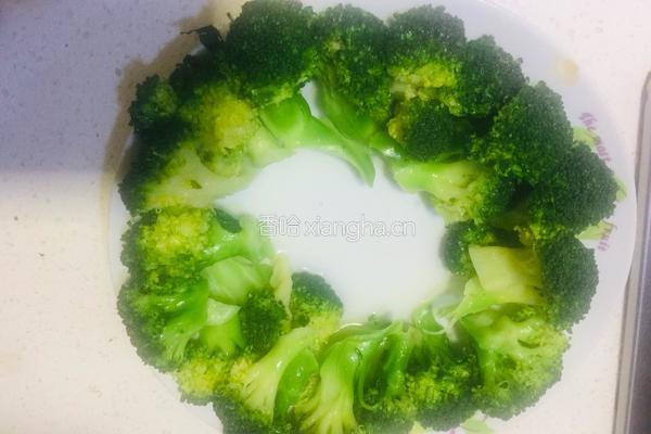 鲍汁杏鲍菇扣西兰花的做法图解5