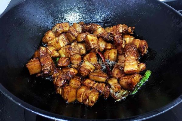 油腐乳红烧肉炖干豆结的做法图解10
