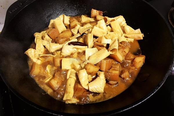 油腐乳红烧肉炖干豆结的做法图解15