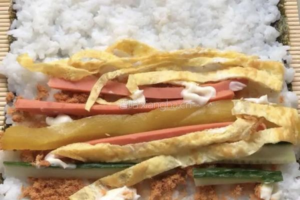 紫菜包饭秘制寿司的做法图解3
