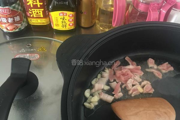 三鲜爆炒金针菇的做法图解2