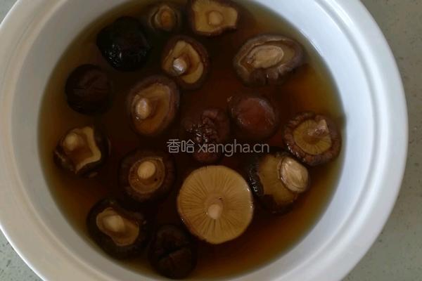 黄焖鸡块的做法图解1