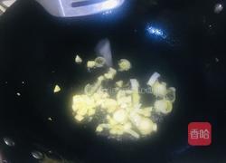西芹洋葱炒鸡蛋的做法图解5