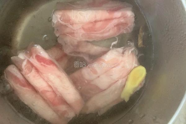 洋葱炒羊肉的做法图解1