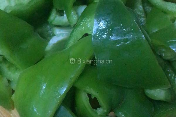 黄花菜青椒鸡蛋的做法图解2