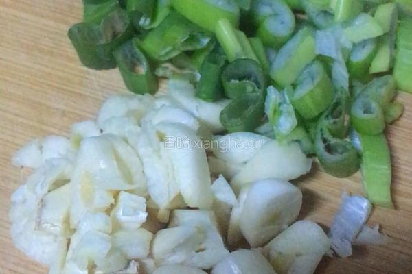 黄花菜青椒鸡蛋的做法图解4