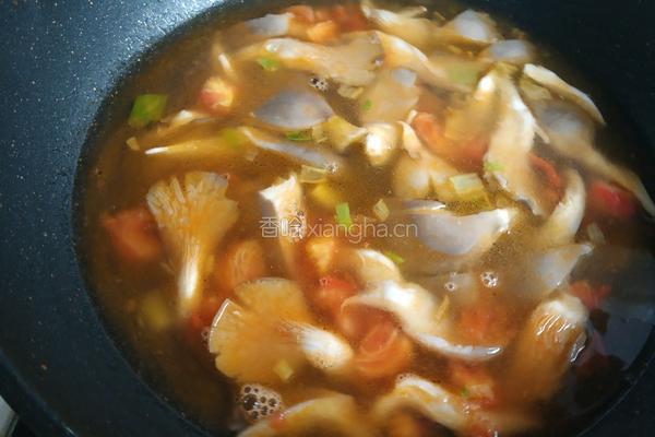 双菇番茄豆腐汤的做法图解10