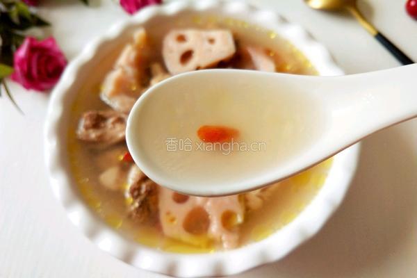 莲藕炖鸡汤的做法图解2