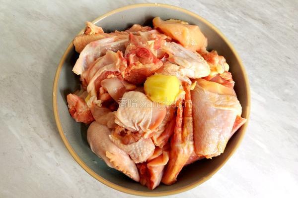 莲藕炖鸡汤的做法图解3