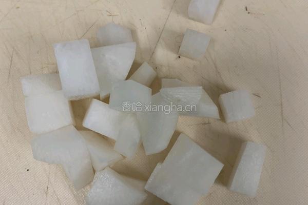 白萝卜雪梨水的做法图解2