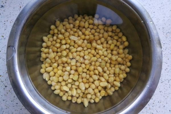 黄豆猪蹄汤的做法图解2