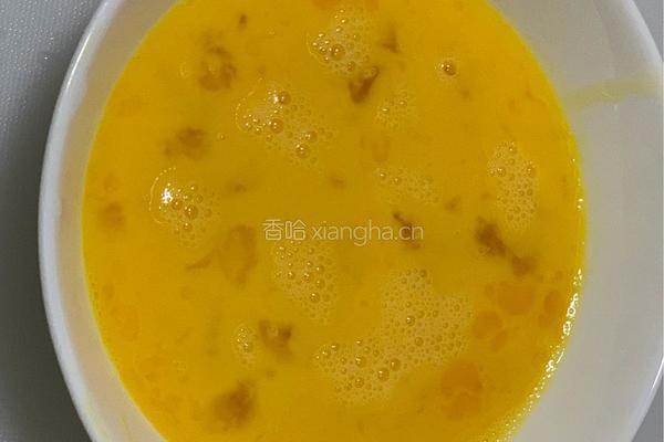 彩椒炒鸡蛋的做法图解1