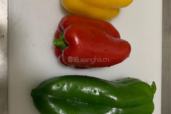 彩椒炒鸡蛋的做法图解2