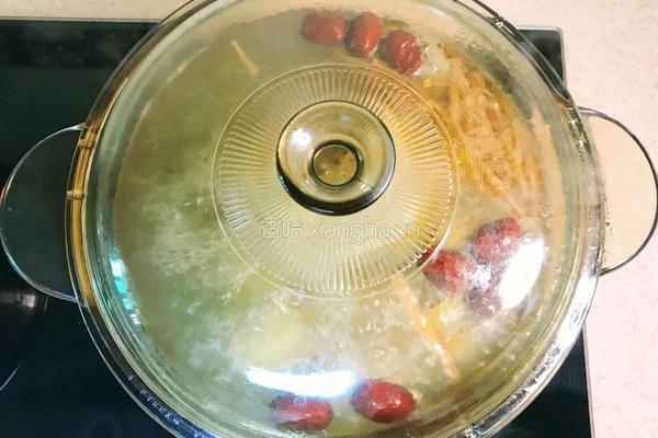 天麻党参炖鸡的做法图解8