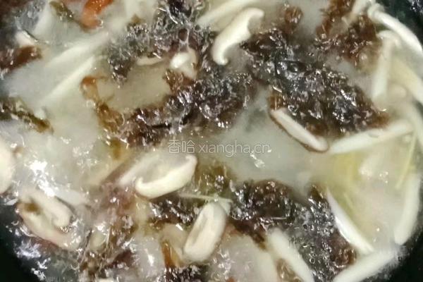 菌菇紫菜蛋花汤的做法图解12