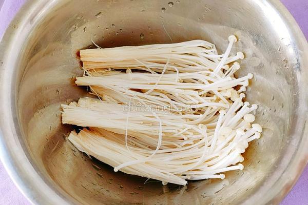 金针菇番茄椰汁牛骨汤的做法图解8
