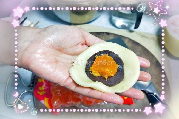蛋黄酥的做法图解4